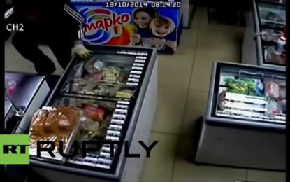 Rusia: Robo a mano armada en una tienda con final inesperado