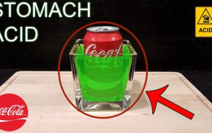 Un experimento simula qué sucede cuando la Coca-Cola se mezcla con el ácido del estómago