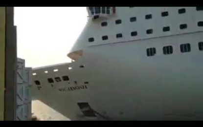 VIDEO: Un enorme crucero embiste un muelle en el Caribe